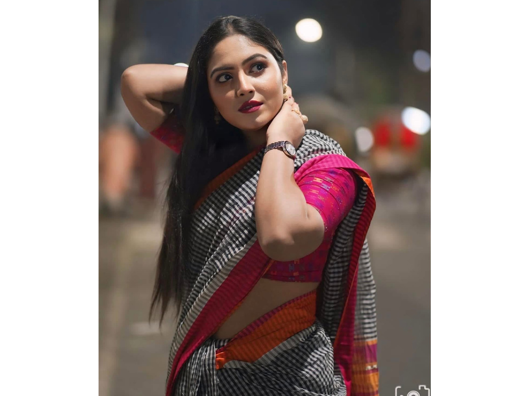 ফের আলোচনায় অভিনেত্রী আতিকা আফসানা