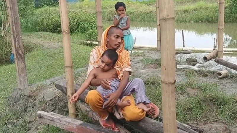 সংসার চালাতে মাথার চুল বিক্রি করলেন রেহেনা বেগম
