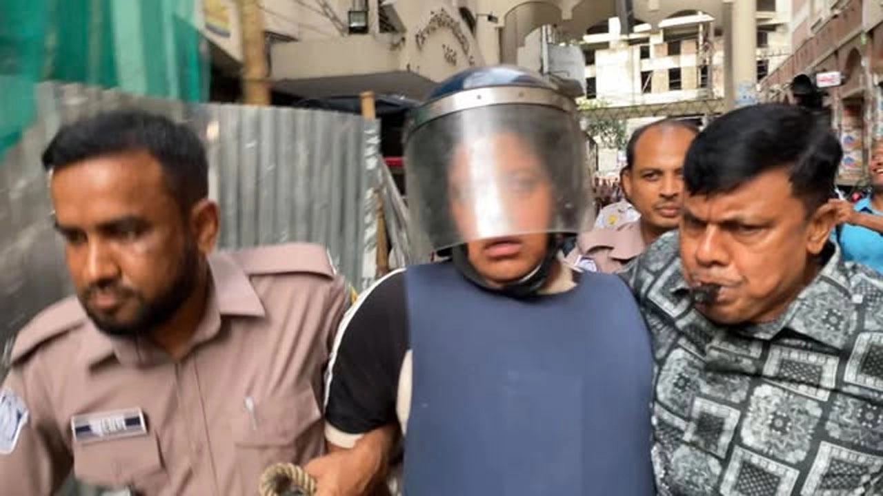 শীর্ষ সন্ত্রাসী বড় সাজ্জাদের সহযোগী সারোয়ার আটক