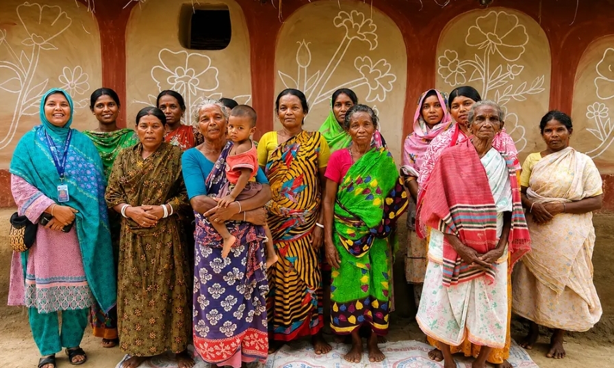 ক্ষুদ্র নৃগোষ্ঠীর নারীরা অভাবকে জয় করে ঘুরে দাঁড়াচ্ছেন