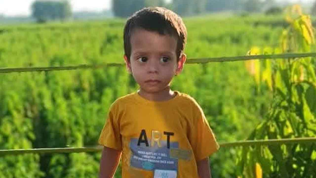 ১৮ দিনেও সন্ধ্যান মেলেনি শিশু আদনানের, পাগলপ্রায় মা